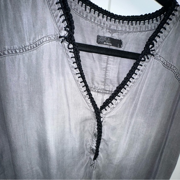 Prana Gray Cap Sleeve Relaxed Blouse With Hand Crocheted Black Trim large - Picture 3 of 7